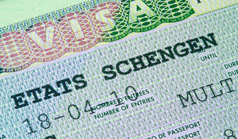 EU-can-nhac-tam-ngung-hiep-uoc-mien-visa-schengen