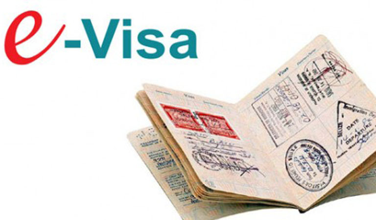 Thí-điểm-cấp-Visa-điện-tử-cho-người-nước-ngoài-nhập-cảnh-vào-Việt-Nam