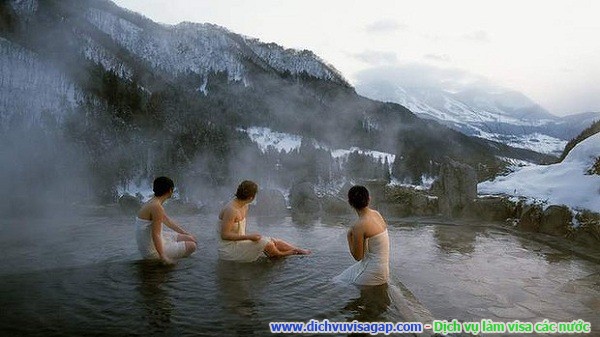 den-nhat-ban-dung-quen-tam-tien-01