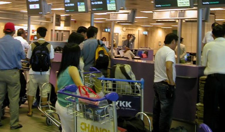 trang-chu-Singapore-nguoi-bi-tru-choi-nhap-canh-phai-tra-het-chi-phi-phat-sinh-01