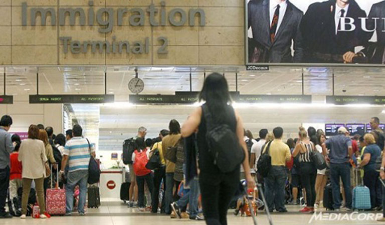 trang-chu-singapore-van-han-che-du-khach-nu-tu-viet-nam-01