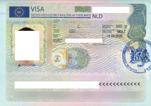 Visa Hà Lan dán vào hộ chiếu