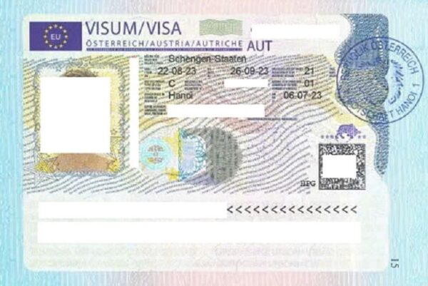 Visa Áo dán vào hộ chiếu