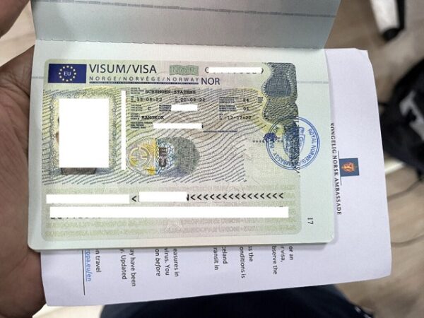 Visa Na Uy dán vào hộ chiếu